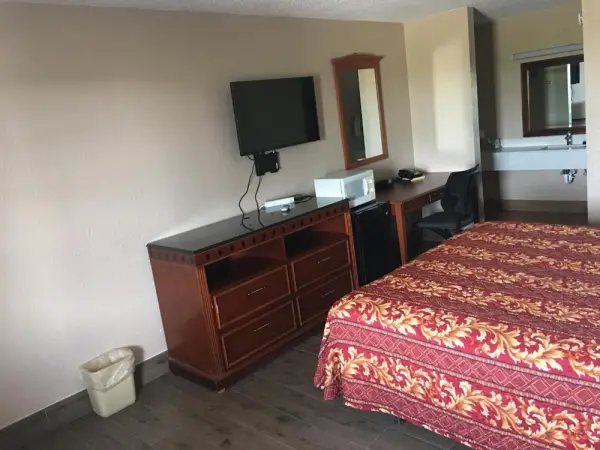 Chaparral Motel Main image